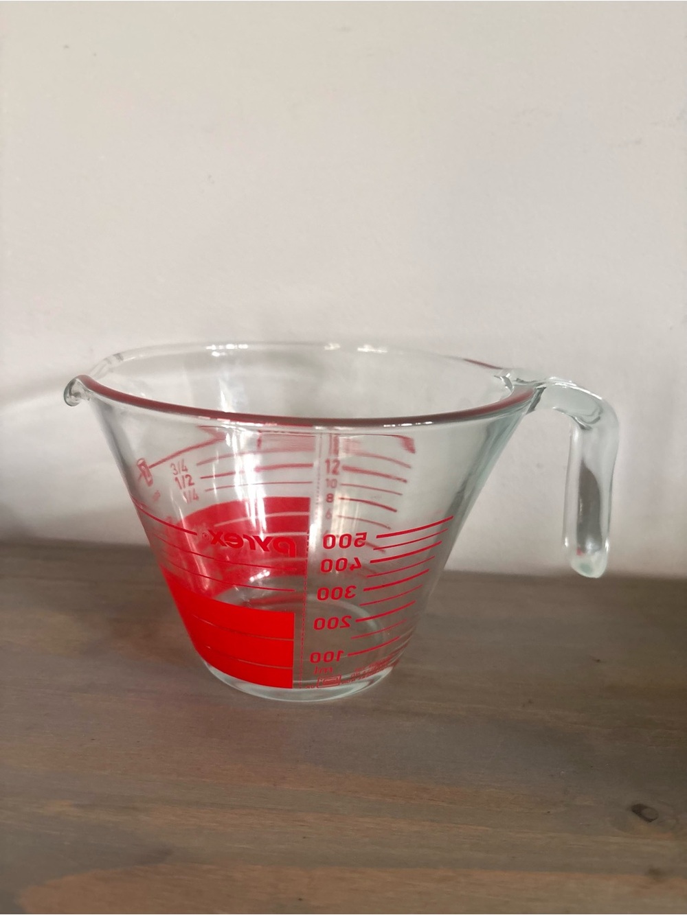 Vintage Pyrex 2 Cup Reverse/ Inverted Print Read Red Letter Measuring Cup